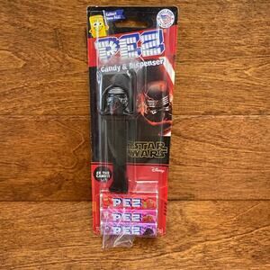 STAR WARS Kylo Ren Pez Candy Dispenser